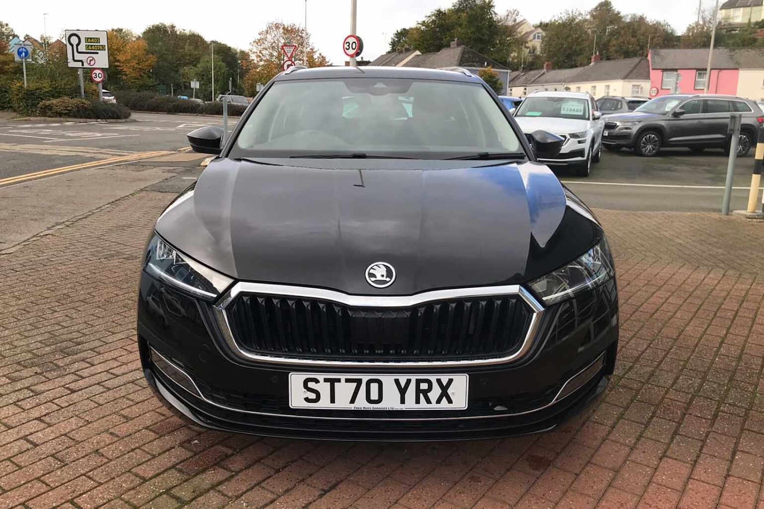 SKODA Octavia Estate (2017) 2.0 TDI (150PS) SE L