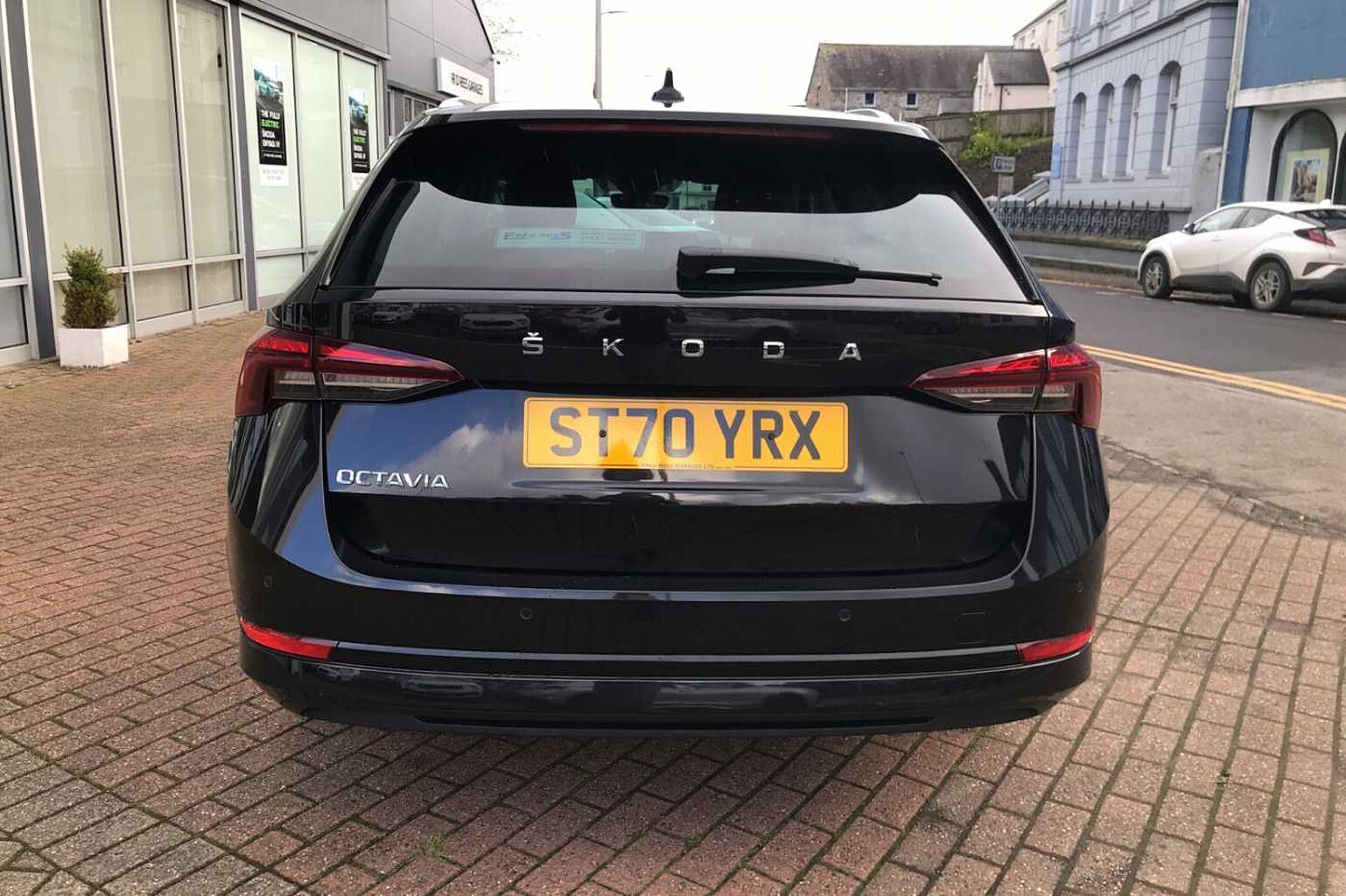 SKODA Octavia Estate (2017) 2.0 TDI (150PS) SE L