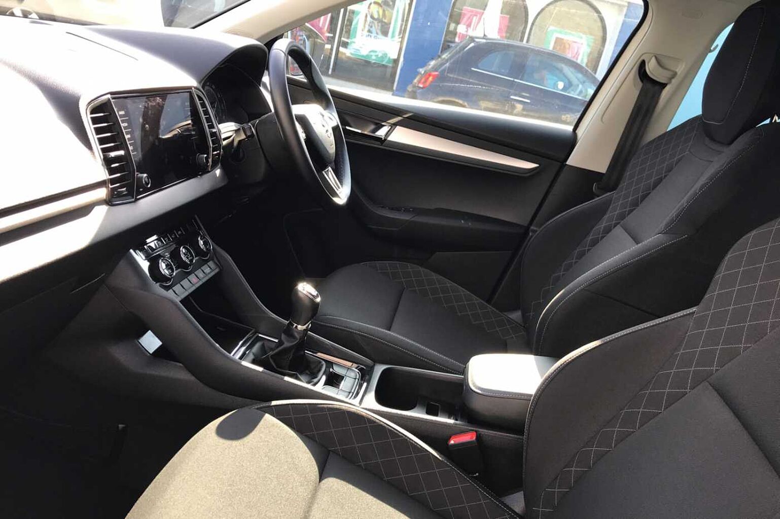 SKODA Karoq SUV 1.5 TSI (150ps) SE ACT