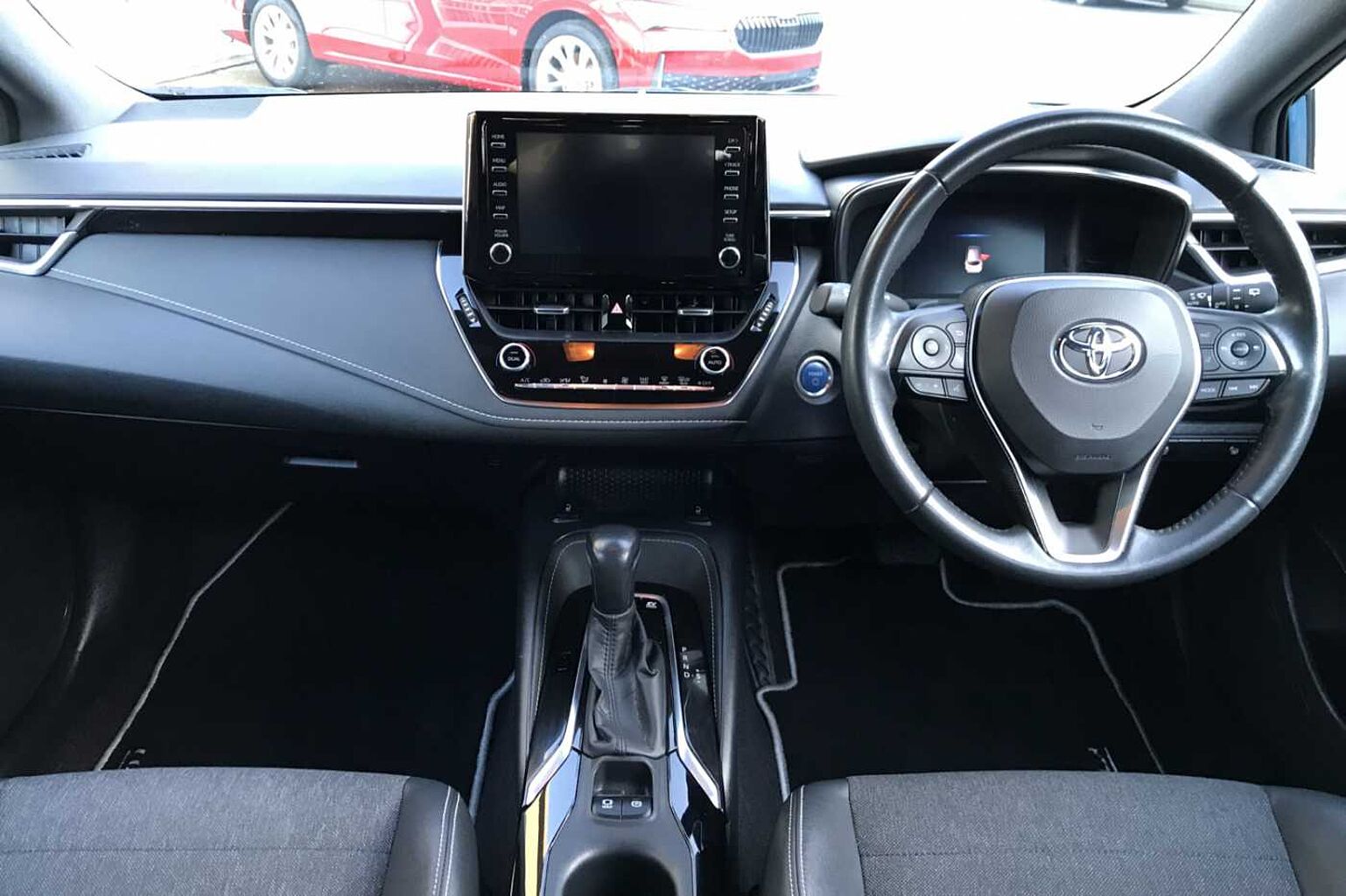 Toyota Corolla Estate 2.0 VVT-i Design Hybrid